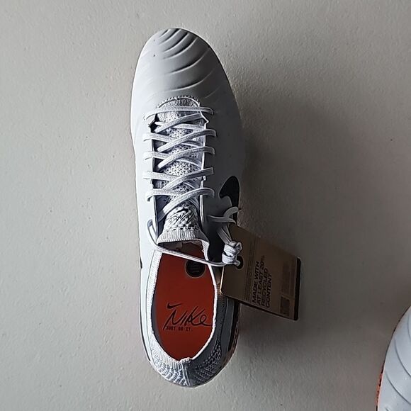 NIB Nike Legend 10 Elite FG OLY Cleated Sneakers, Mens Size 11 - Picture 5 of 9